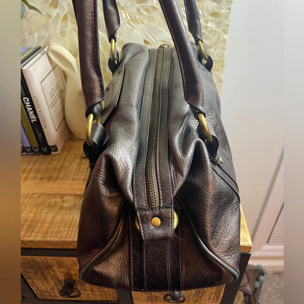 BURBERRY Metallic Leather Barrel Bag Satchel - Picture 7 of 14